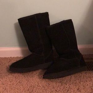 Black tall uggs